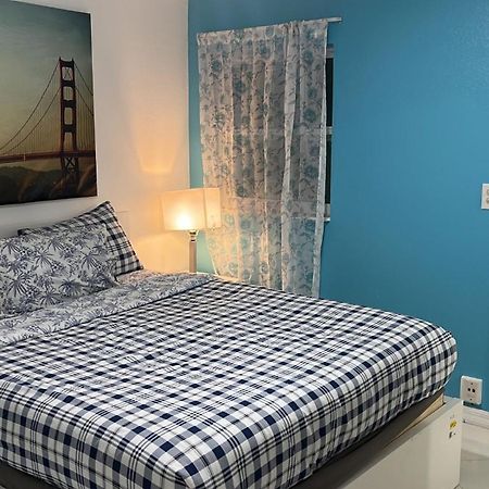 Beautiful, Fully Furnished 4Bed 2Bath House - 5 Minute Walk To Miracle Mile Downtown Coral Gables Miami Exterior foto