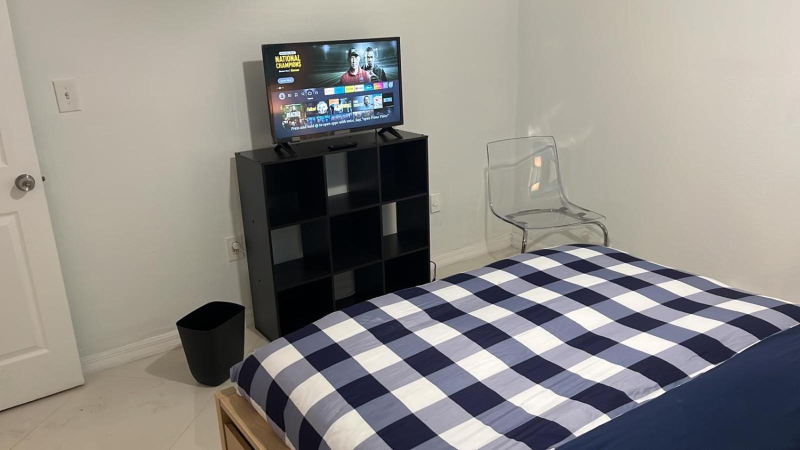 Beautiful, Fully Furnished 4Bed 2Bath House - 5 Minute Walk To Miracle Mile Downtown Coral Gables Miami Exterior foto